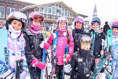 Group for kid skiers at Stratton Mountain Resort in Vermont 