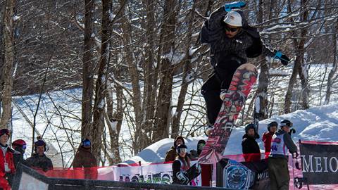 Snowboarding Rail James