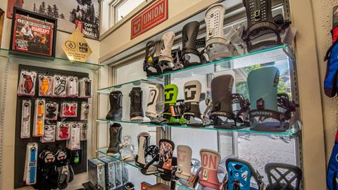 Syd and Dustys Snowboard Shop