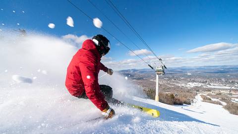Skiing at Stratton